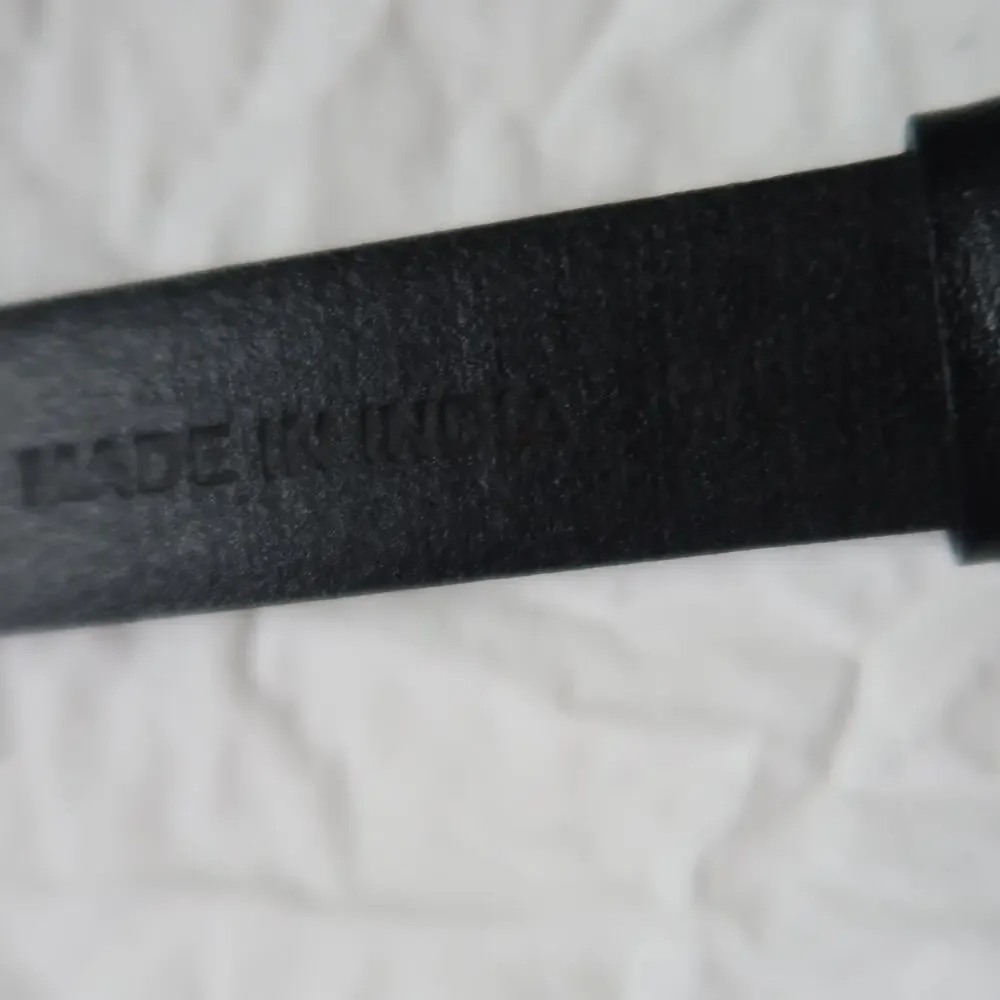 Vintage Chico's Black Leather Adjustable Belt Gold Interlocking Hook M